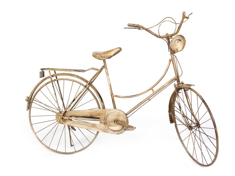 Bicicleta decorativa antigua a tamaño real estilo Vintage