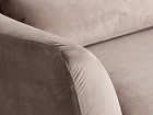 Sofá nórdico tapizado beige con patas de pino