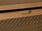 Cómoda de madera con cajones de aluminio