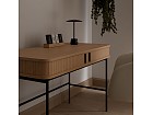 Escritorio de madera con cajón con puerta corredera