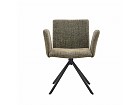 Silla de líneas rectas con reposabrazos anchos
