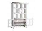 Librería blanca con estantes cerrados y cajones