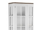 Vitrina blanca con puertas de cristal
