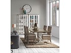 Vitrina blanca con puertas de cristal