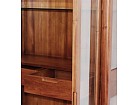 Vitrina con puertas de cristal y cajones colonial