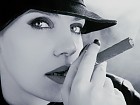 Cuadro mujer fumando puro