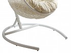 Silla nido con cojín blanco