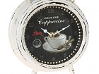 Reloj despertador blanco taza café vintage