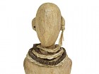 Figura busto de madera marrón oscuro