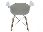 Mecedora Eames blanca