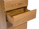 Cómoda alta moderna de madera con patas de hierro