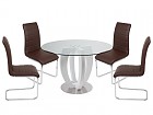 Conjunto de mesa y sillas marrones