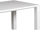 Mesa comedor blanca de estilo moderno