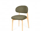 Silla de madera con respaldo y asiento tapizado