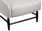 Sillón de lino y madera de pino