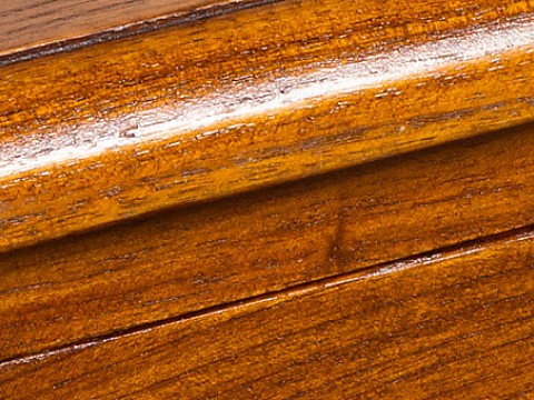 Vitrina aparador de madera color nogal estilo colonial