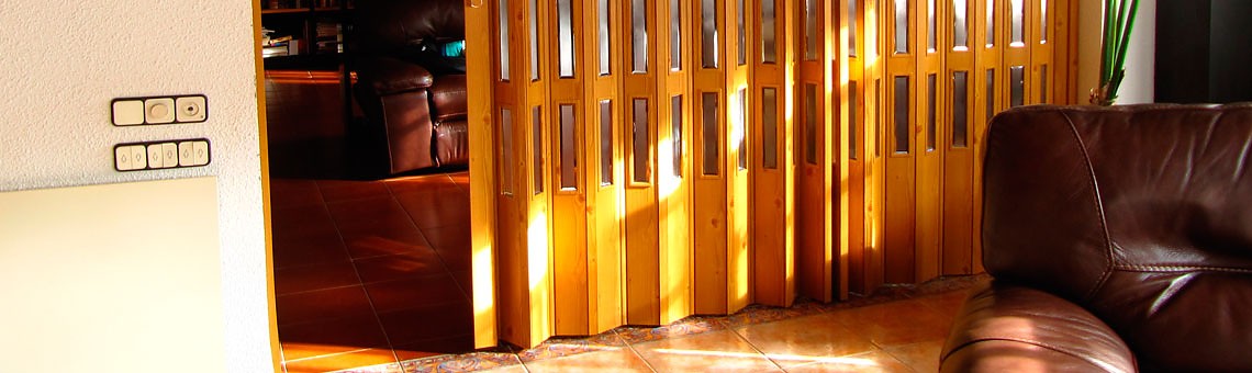 Puertas plegables de interior: ventajas e inconvenientes