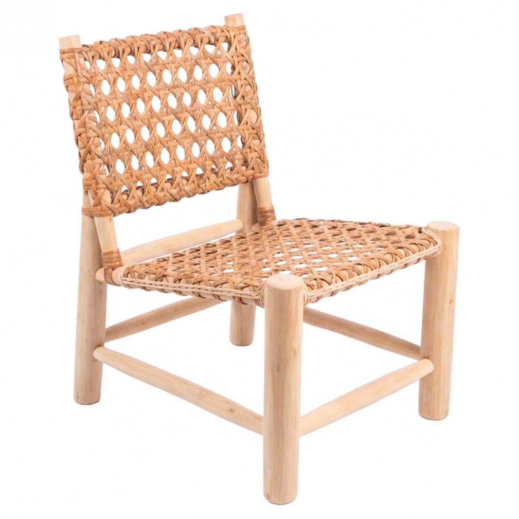Sillón bajo madera