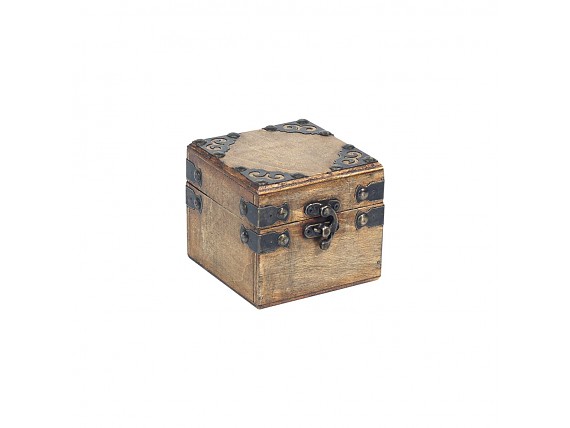 Caja pequeña de madera estilo retro