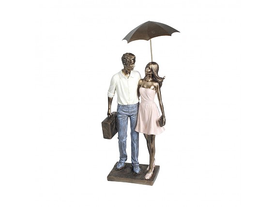 Figura de pareja bajo paraguas