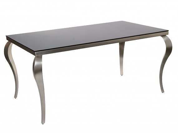 Muebles con patas y formas isabelinas de estilo vintage