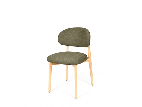 Silla de madera con respaldo y asiento tapizado