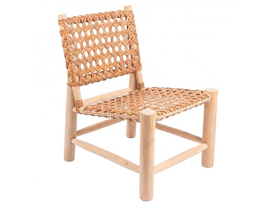 Sillón bajo madera