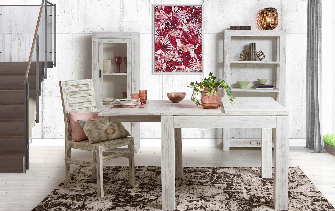 Muebles decapados en blanco de madera maciza